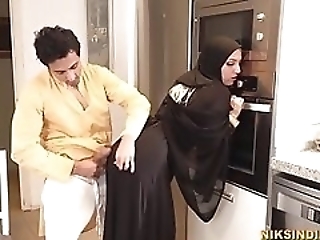 Смотреть Анальный секс с девушкой в парандже