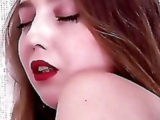 Смотреть Впервые попробовала анальный секс и осталась довольна