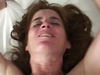 Смотреть Снял на мобильный как трахает стремную тетку