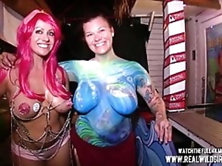 Смотреть Ндисты любят ходить голыми на таких мероприятиях