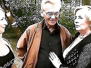 Смотреть Блондинка классно проводит время на порно кастинге