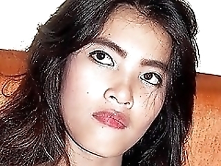 Смотреть Восточная девушка купается в сперме