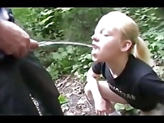 Смотреть Мог бы трахнуть красотку, но он ее просто обоссал